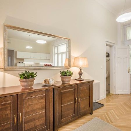 Modernized Unique Huge Central Apartment On 135Sqm Budapest Exterior photo