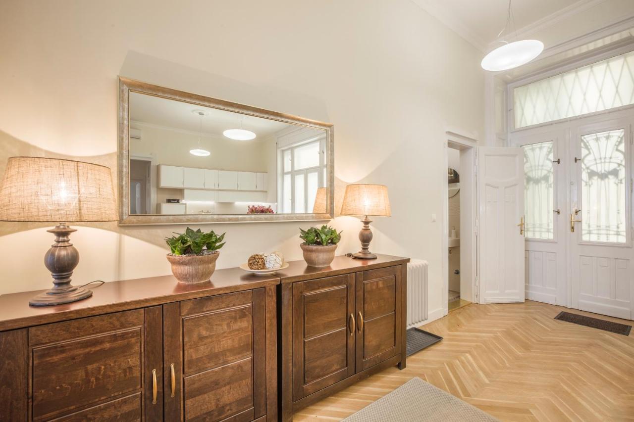 Modernized Unique Huge Central Apartment On 135Sqm Budapest Exterior photo